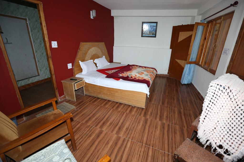 Hotel Ridge View Manāli Kamer foto