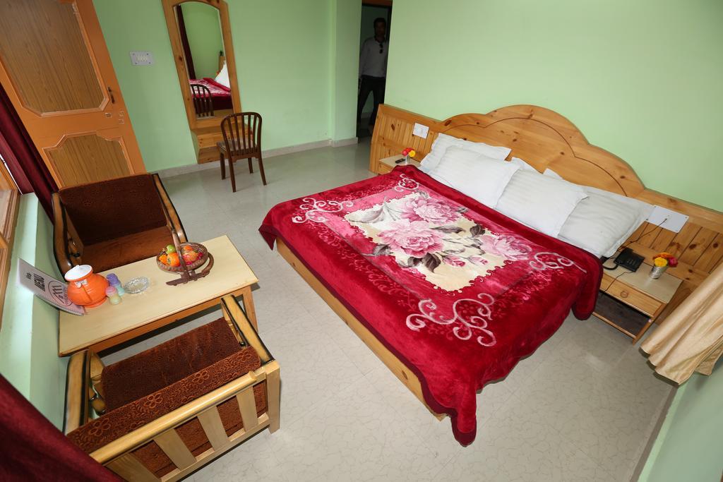 Hotel Ridge View Manāli Kamer foto